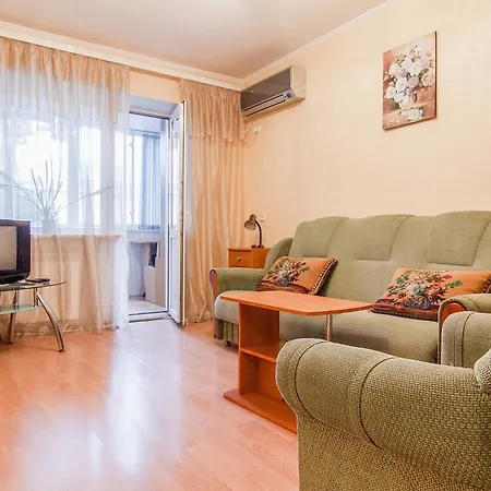 Apartment On Evreyskaya 42a